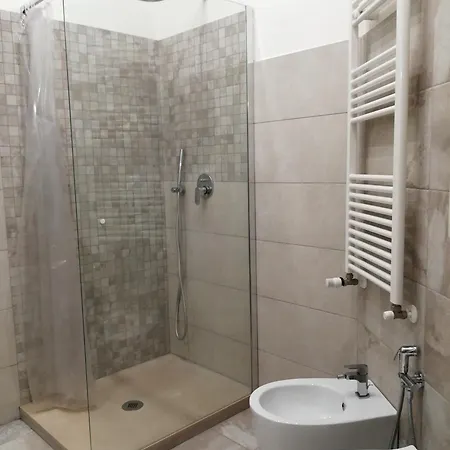 New Varese Venus Apartman *